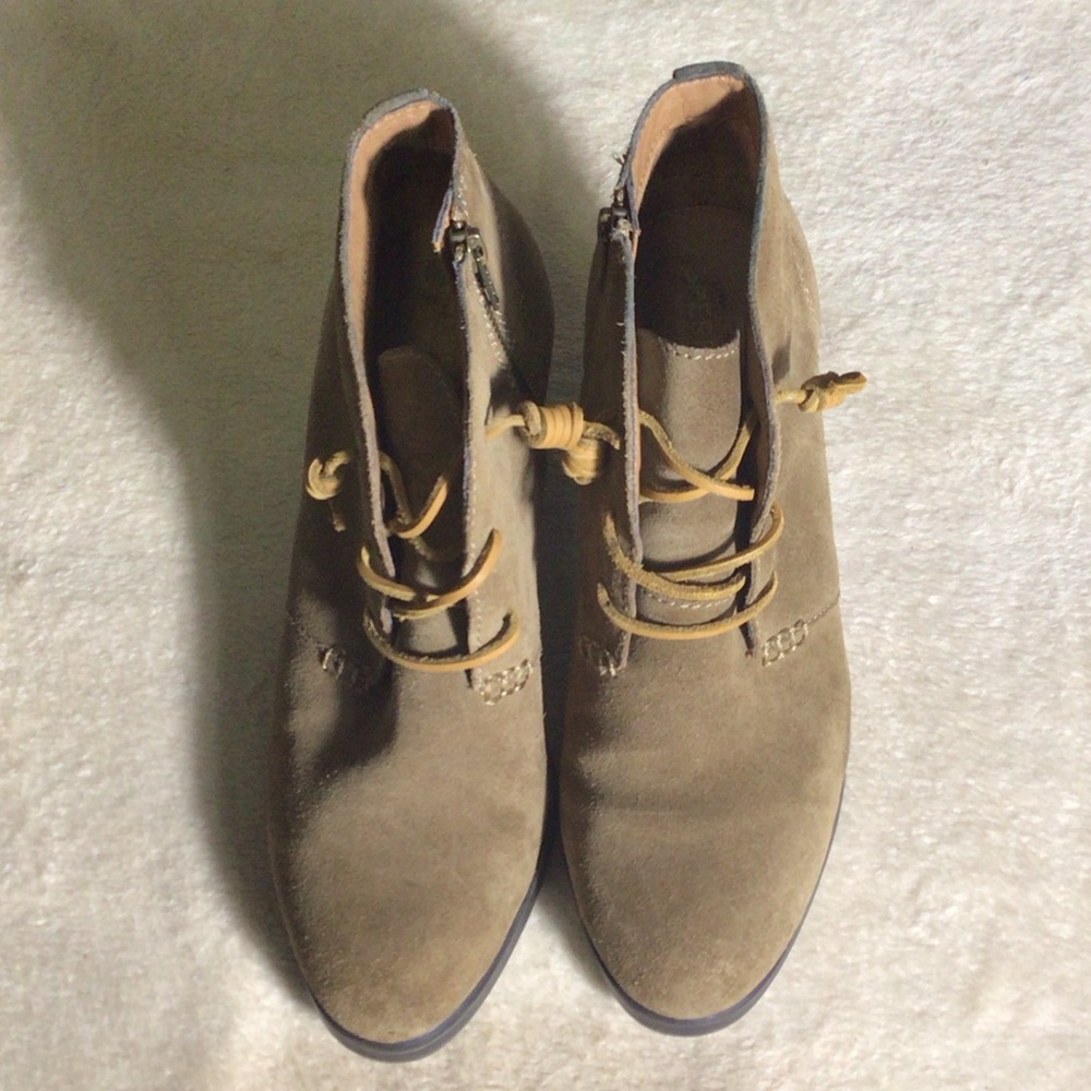 Sperry Tan Heeled Boots
